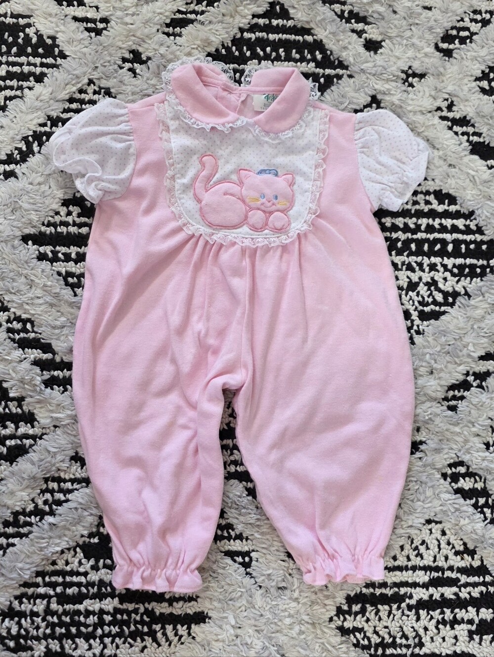 Tiny Tots Original Baby Girl Vintage Pink Kitty Short Sleeve Romper 6-9 mos.